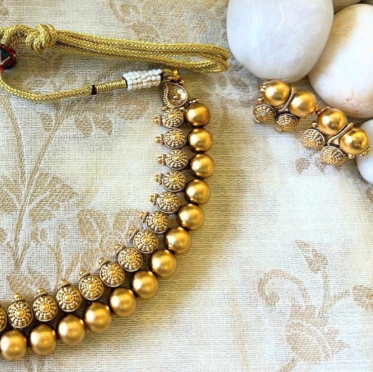 High Look Matte Finish Golden Beaded Necklace Set