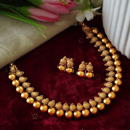 High Look Matte Finish Golden Beaded Necklace Set