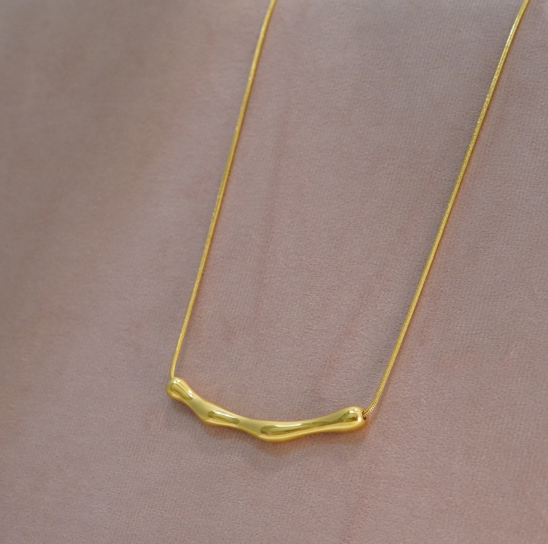 Bold Elongated 18K Gold Plated Chain Pendant Western Necklace