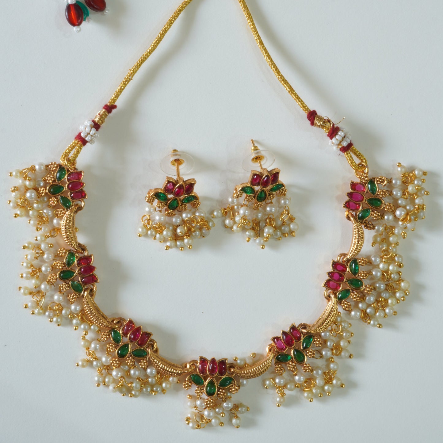Vibrant Kemp Stones & Pearl Studded Lotus Necklace Set