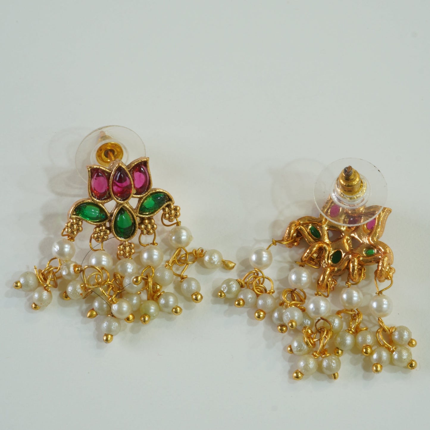 Vibrant Kemp Stones & Pearl Studded Lotus Necklace Set