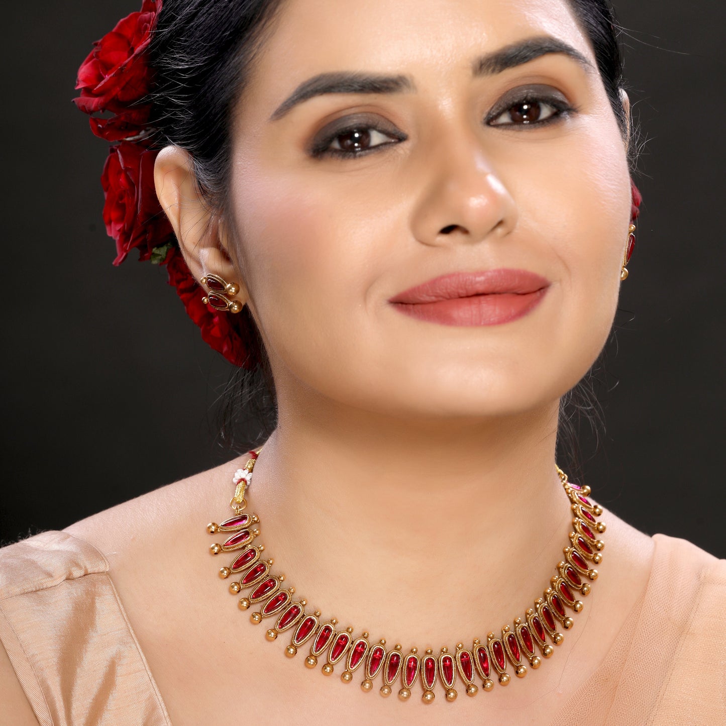 Evergreen Antique Matte Gold Conical Red Kemp Stone Necklace Set