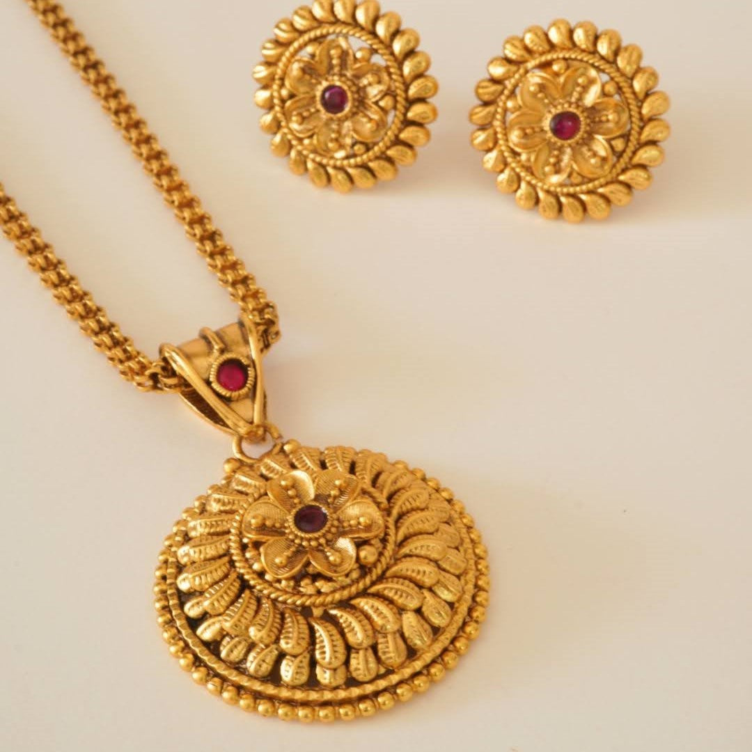 Radiant Round Floral Brass Pendant Set