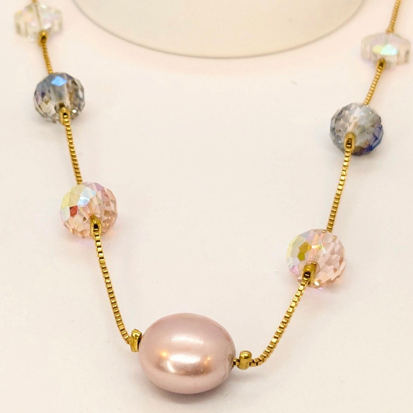 Minimalistic Crystal Necklace Set - Pink Pearl with Blue and Pink Crystals