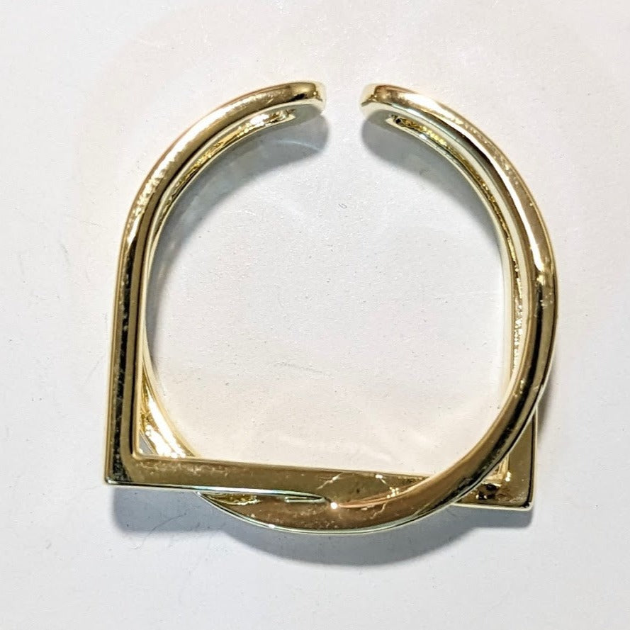 PRIMA DONNA SERIES - Crossed lines in Mother of Pearl and 5A Zirconia 18K Gold Plated Adjustable Finger Ring