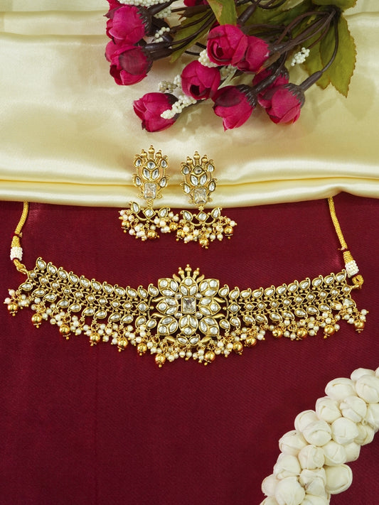 Broad Kundan Choker Necklace Set