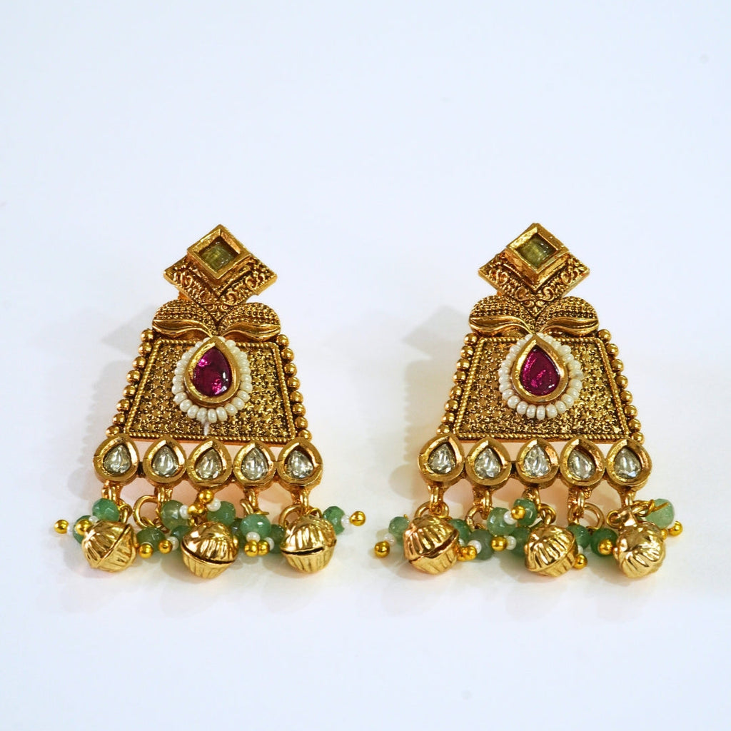 Traditional Kundan Studded Handcrafted Necklace Set