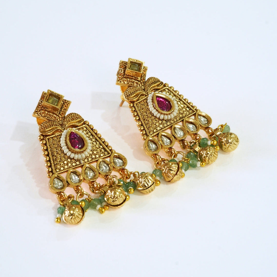Traditional Kundan Studded Handcrafted Necklace Set