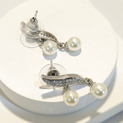 DIVA SERIES - Rhodium Plated Leaf Shaped Studded Zirconia with Pearl drops Earring