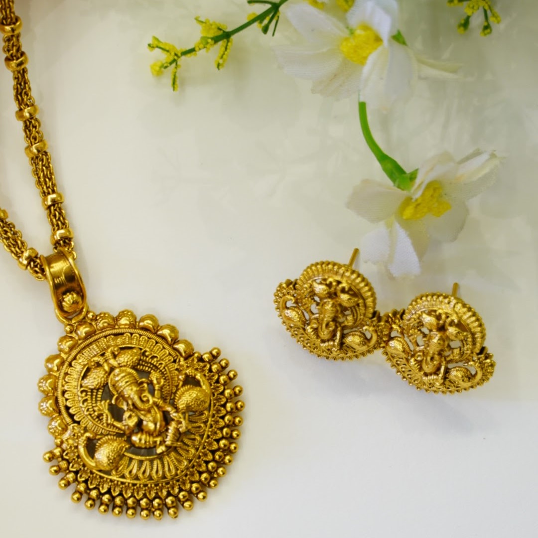 Welcome Ganesha Heart Shaped Pure Brass Matte Gold Finish Temple Pendant Set