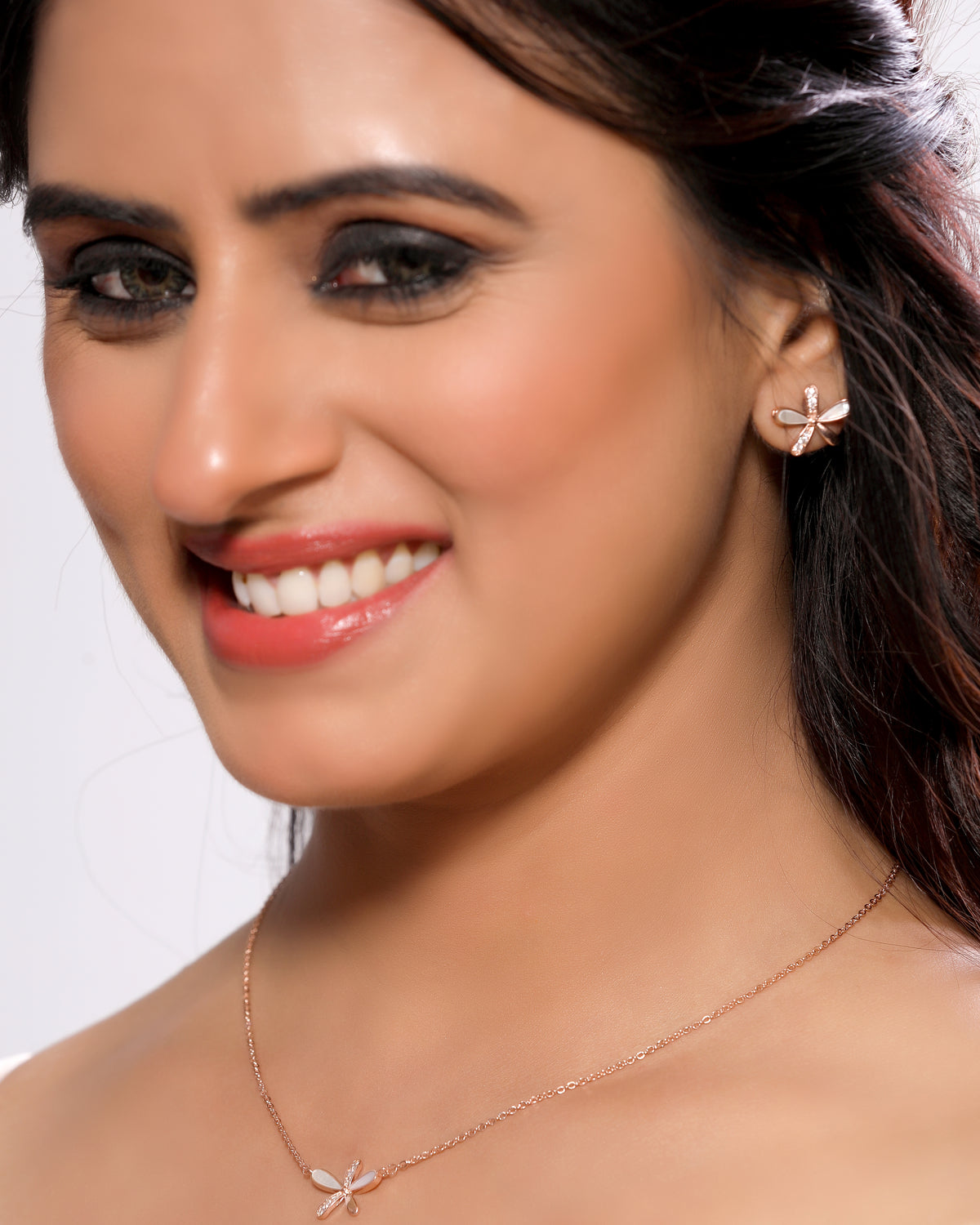 Rose Gold-Plated Floral Pendant Western Necklace Set with Stud Earrings