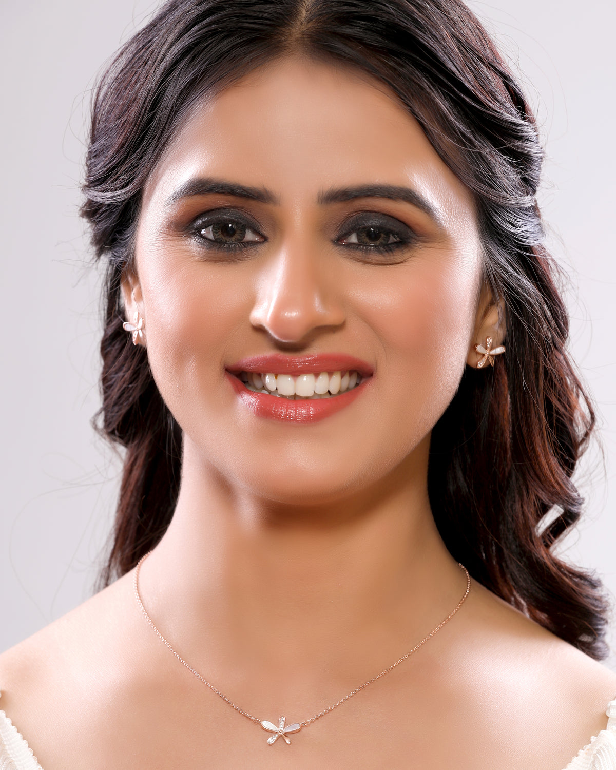 Rose Gold-Plated Floral Pendant Western Necklace Set with Stud Earrings