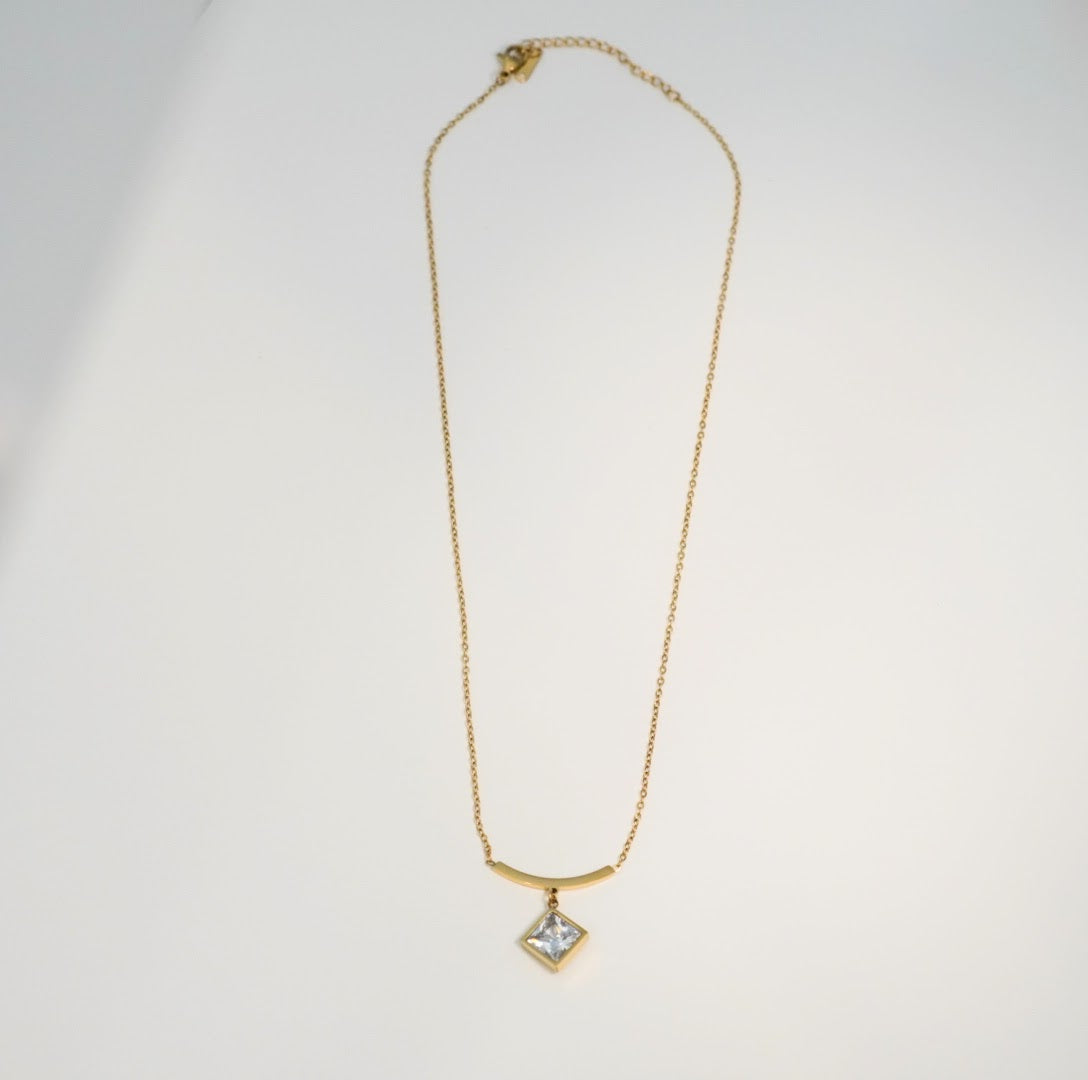 Solitaire Chain Pendant  18KT Gold Plated Necklace - PRIMA DONNA