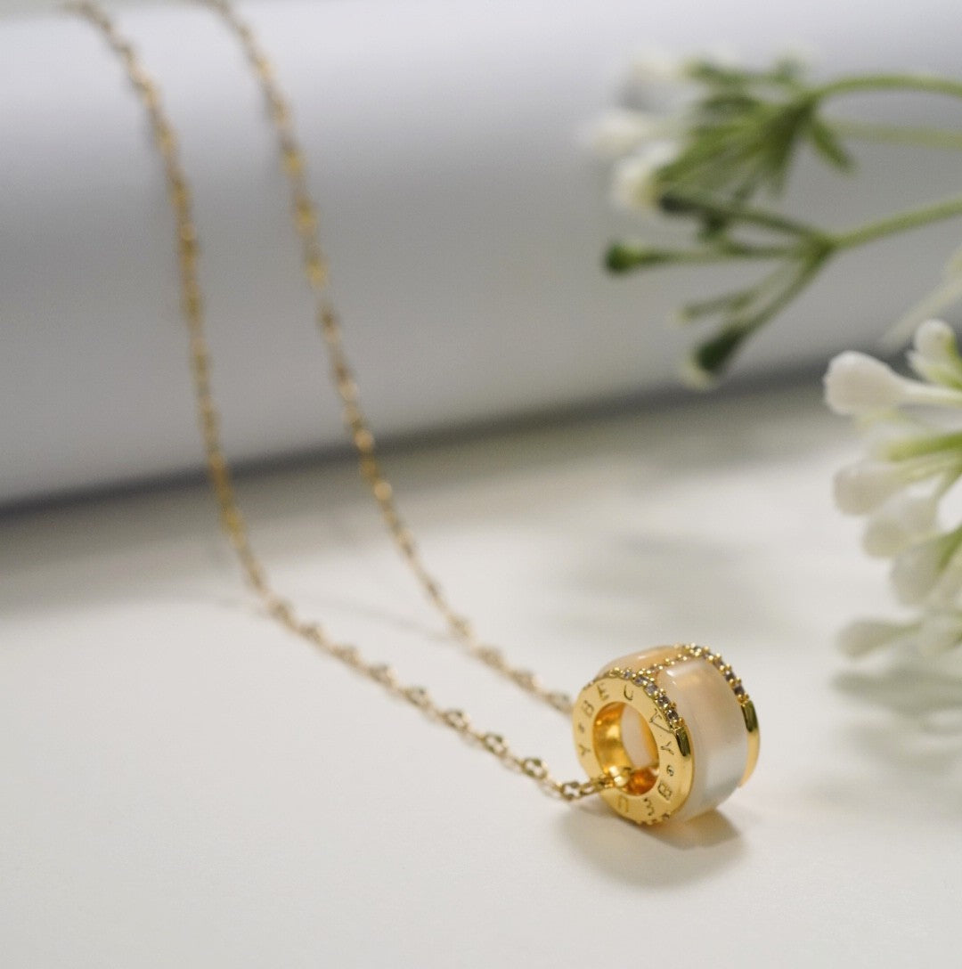Cute Round Drop 18K Gold-Plated Chain Pendant Western Necklace