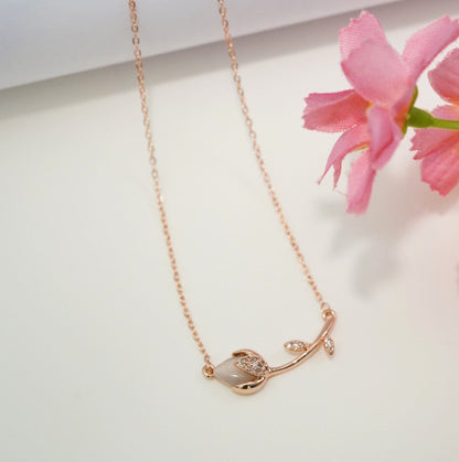 Modern Rose Gold Plated Mother of Pearl Studded Chain Pendant Necklace Prima Donna Series