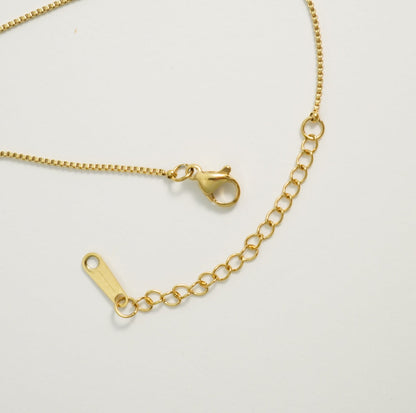 Bold 18K Gold Plated Dumble Pendant Necklace