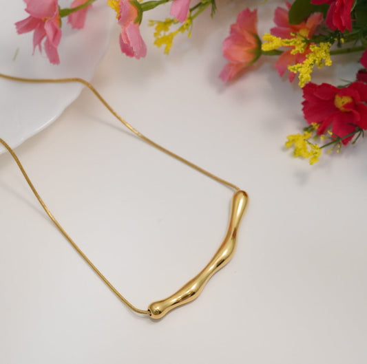 Sassy Modern Bold Elongated 18K Gold Plated Chain Pendant Necklace