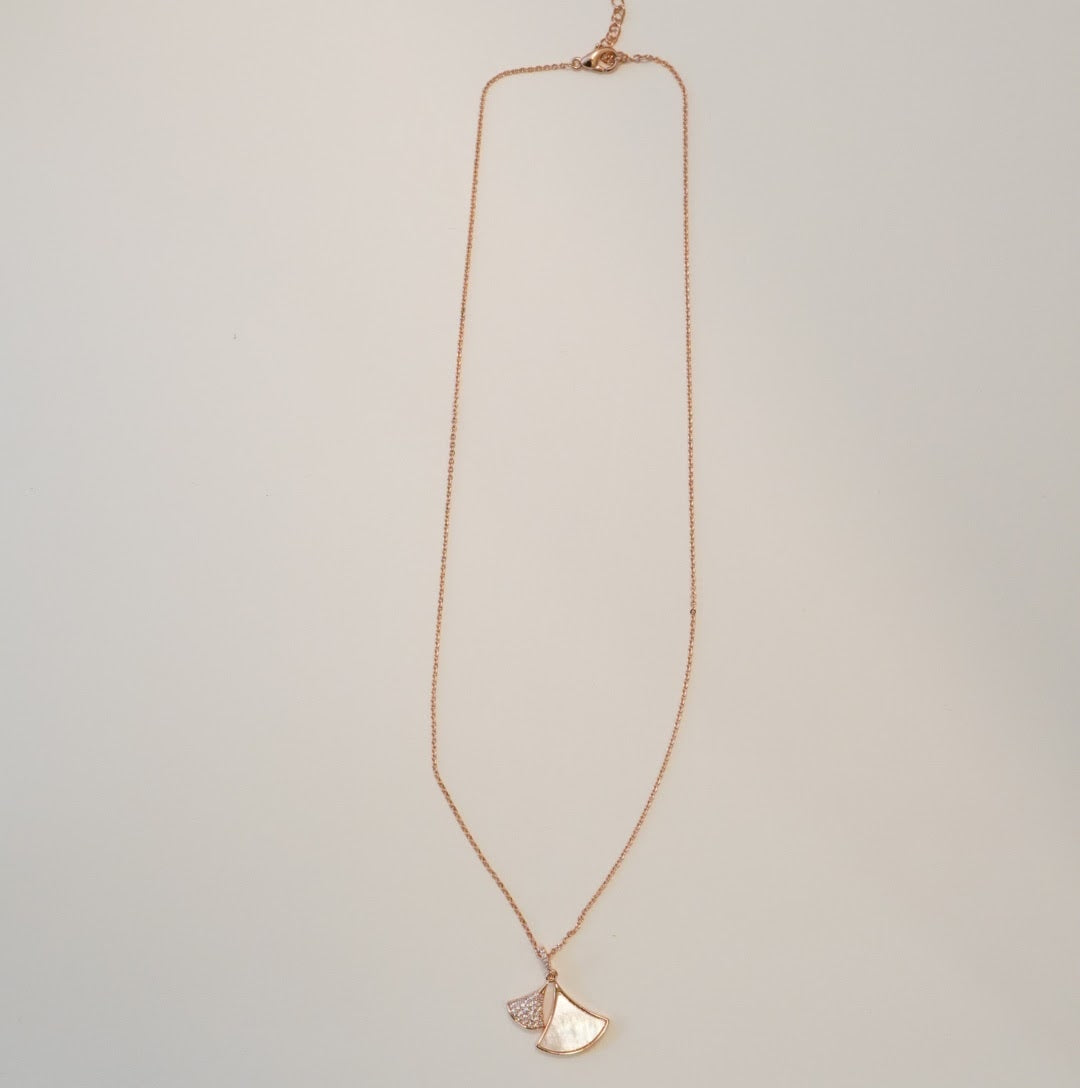 Elegant Mother of Pearl & Zirconia Studded Pendant Necklace in Rose Gold Plating