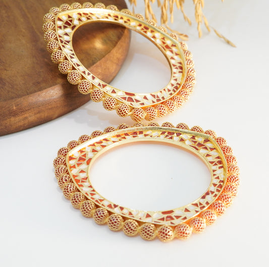 Beautiful Handmade Red and White Triangular Meenakari Brass Alloy Traditional Kada Bangle Set