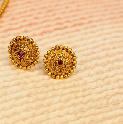 High Look Elegant Traditional Pendant Necklace Set with Stud Earrings in Matte Gold Finish Brass