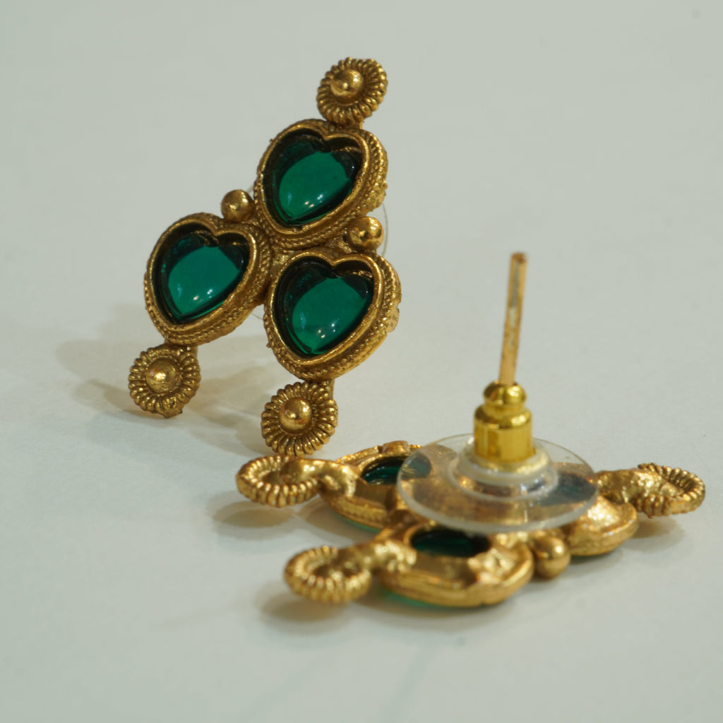 Charming Gold Heart-Shaped Green Kemp Stone Necklace Set