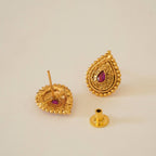 Classy Drop Pendant Brass Chain Set