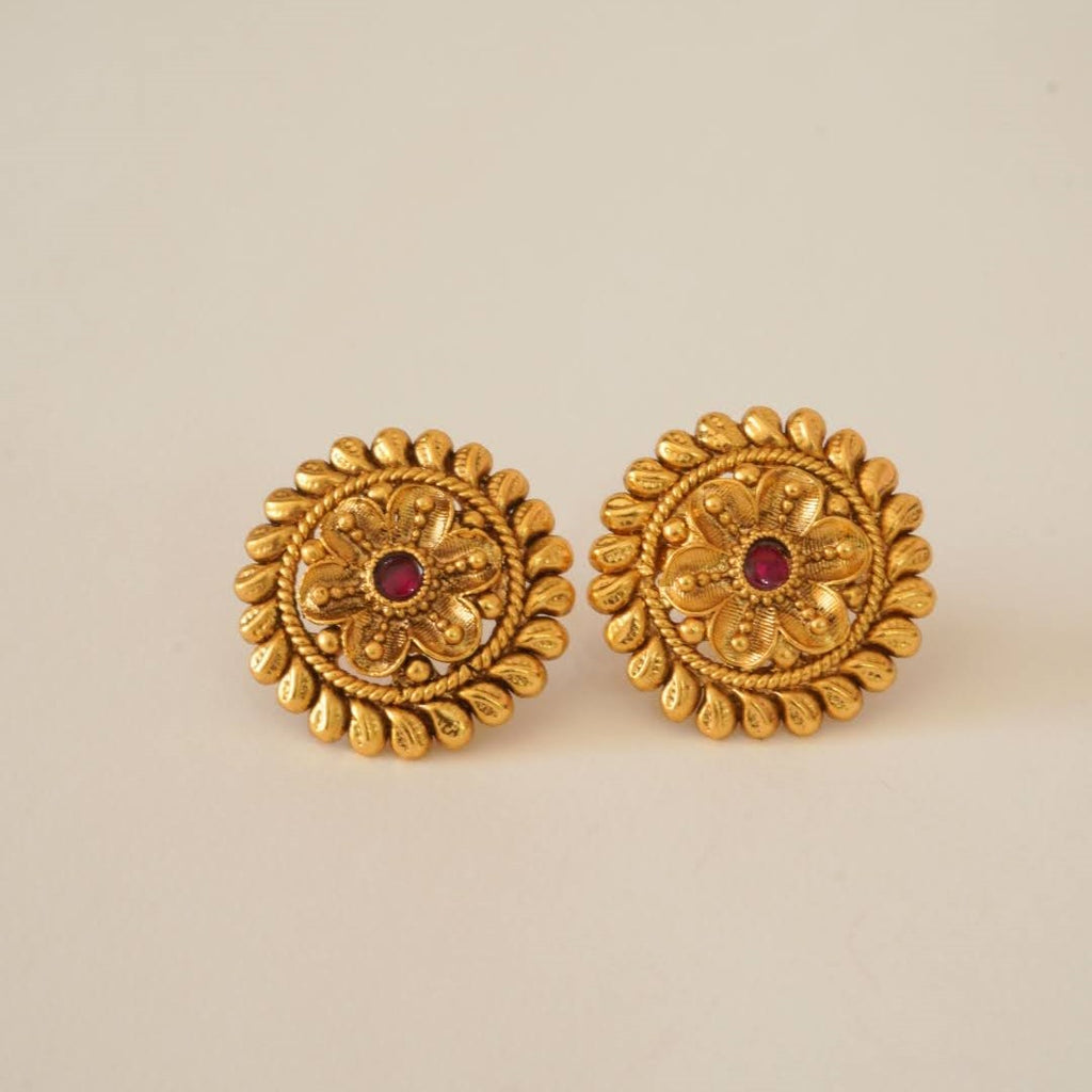Radiant Round Floral Brass Pendant Set
