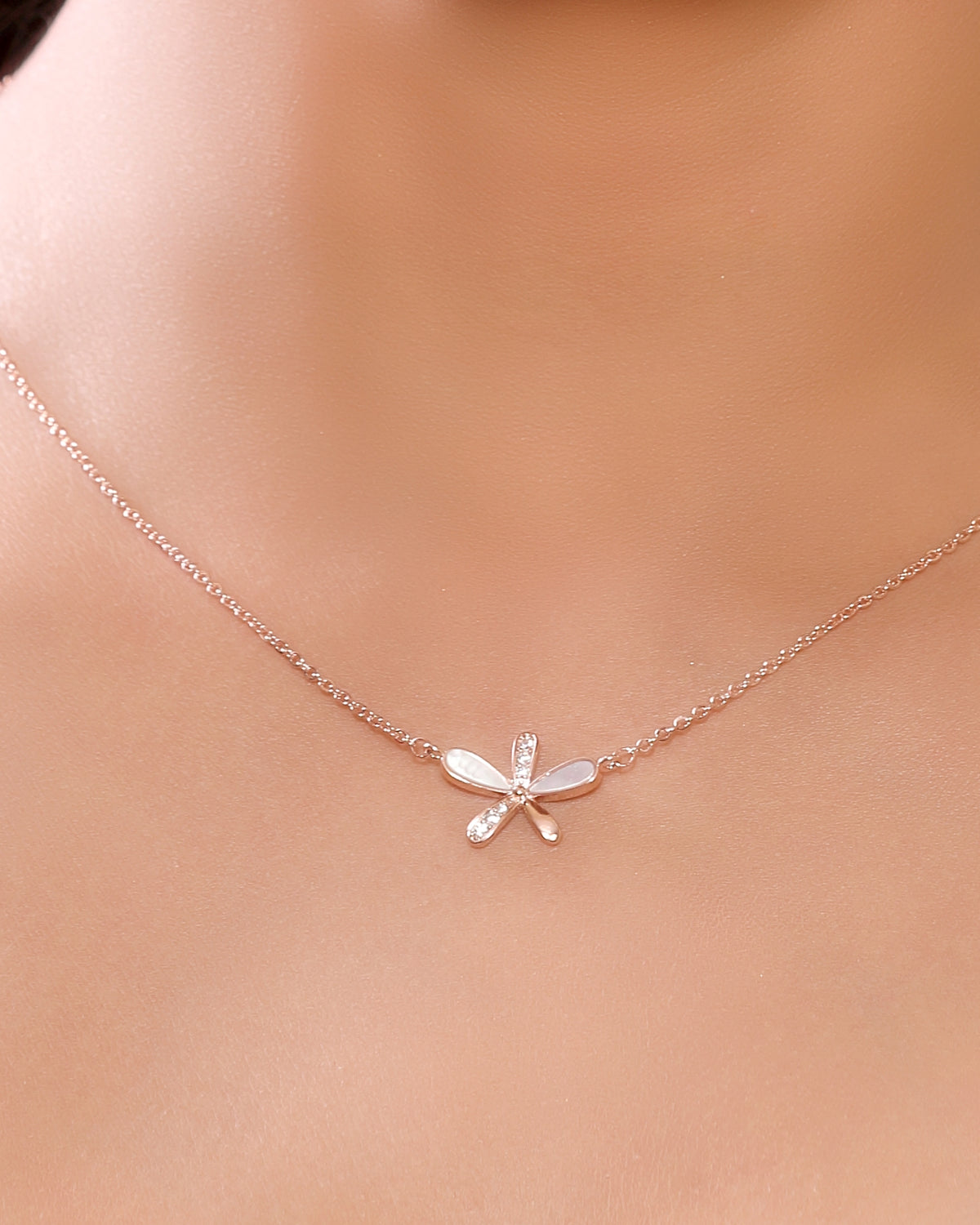 Rose Gold-Plated Floral Pendant Western Necklace Set with Stud Earrings