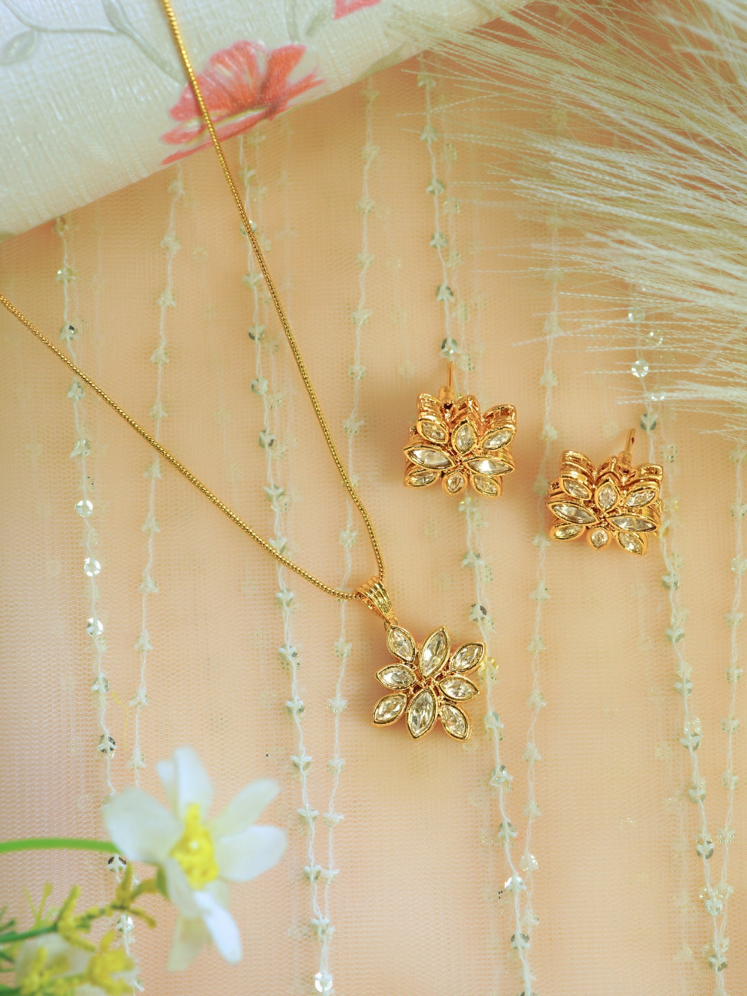 Star-Shaped Kundan Gold-Plated Chain Necklace Set