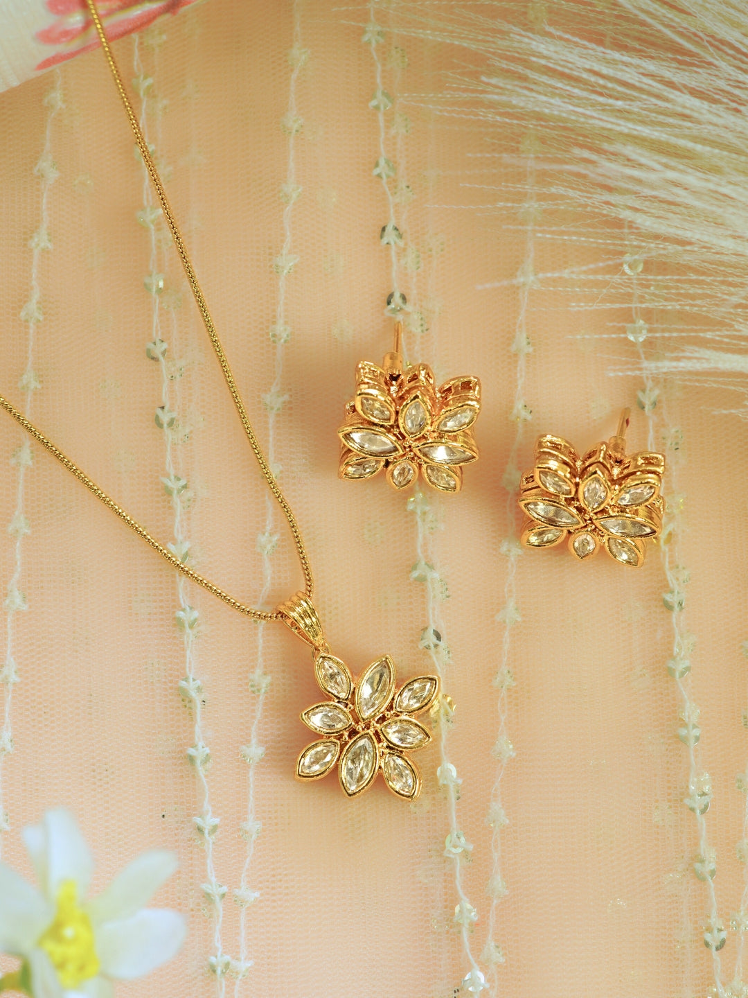 Star-Shaped Kundan Gold-Plated Chain Necklace Set
