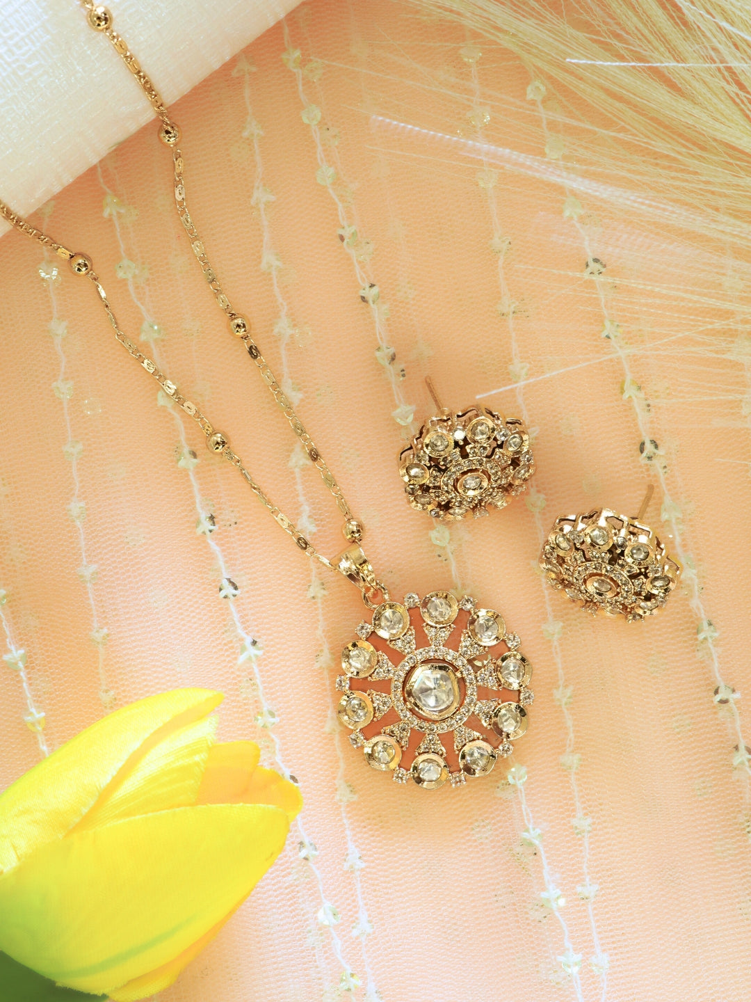 Round AD & Kundan Studded Pendant Necklace Set