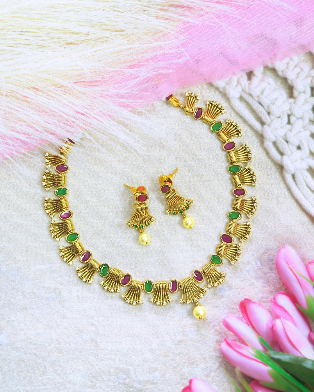 Red & Green Oval Crystal Fan Pattern AD Necklace Set