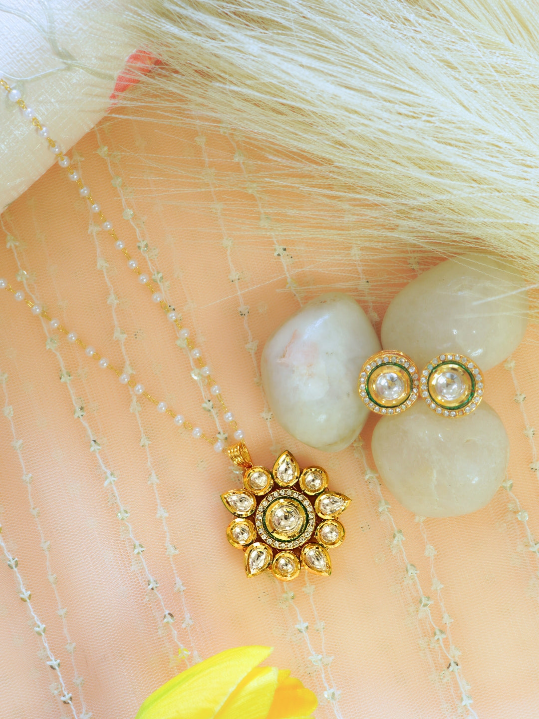 Kundan Floral Pendant Pearl Beaded Gold-Plated Chain Necklace Set