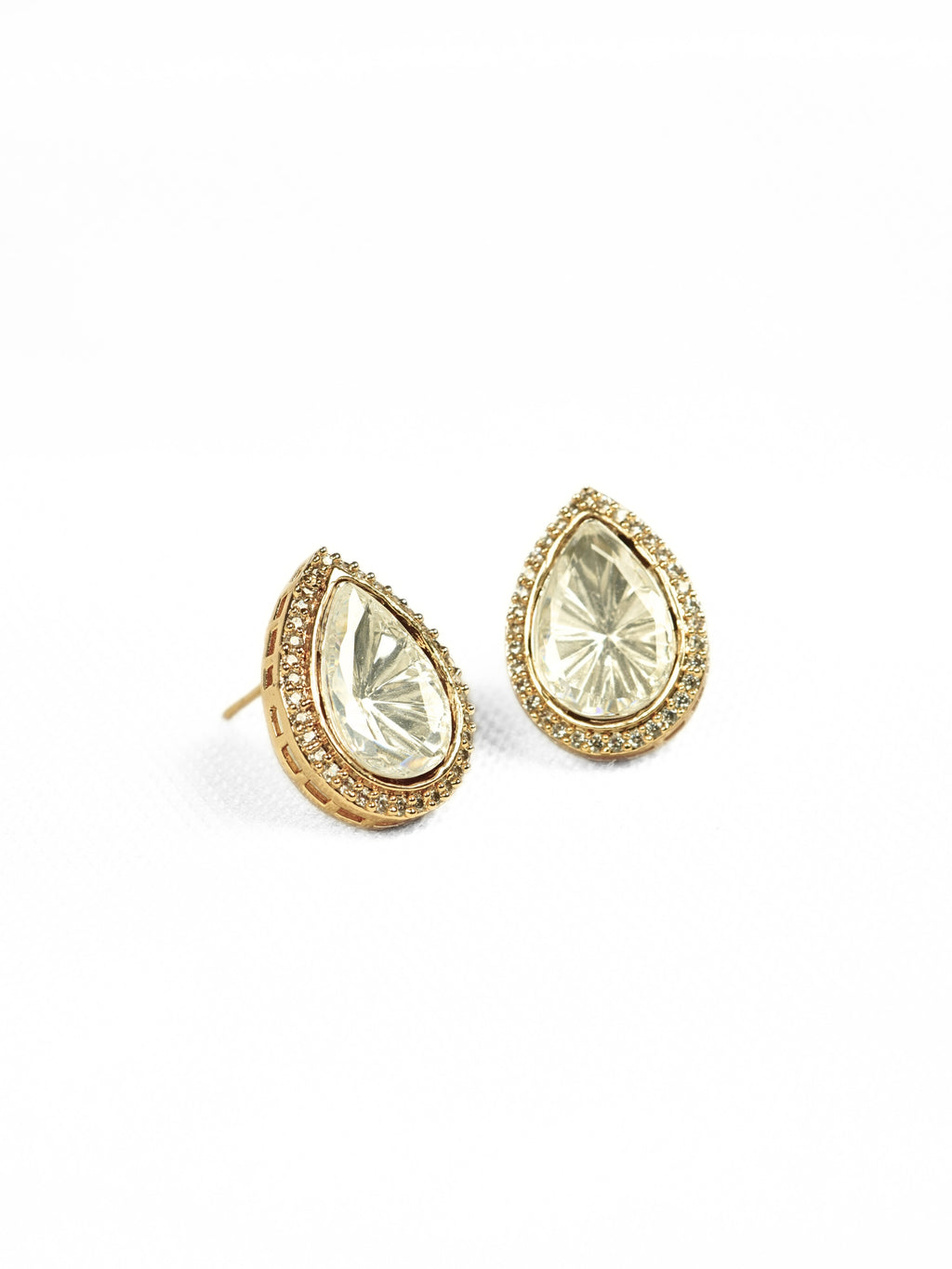 Gold-Plated Kundan Pear-Shaped Pendant Necklace Set