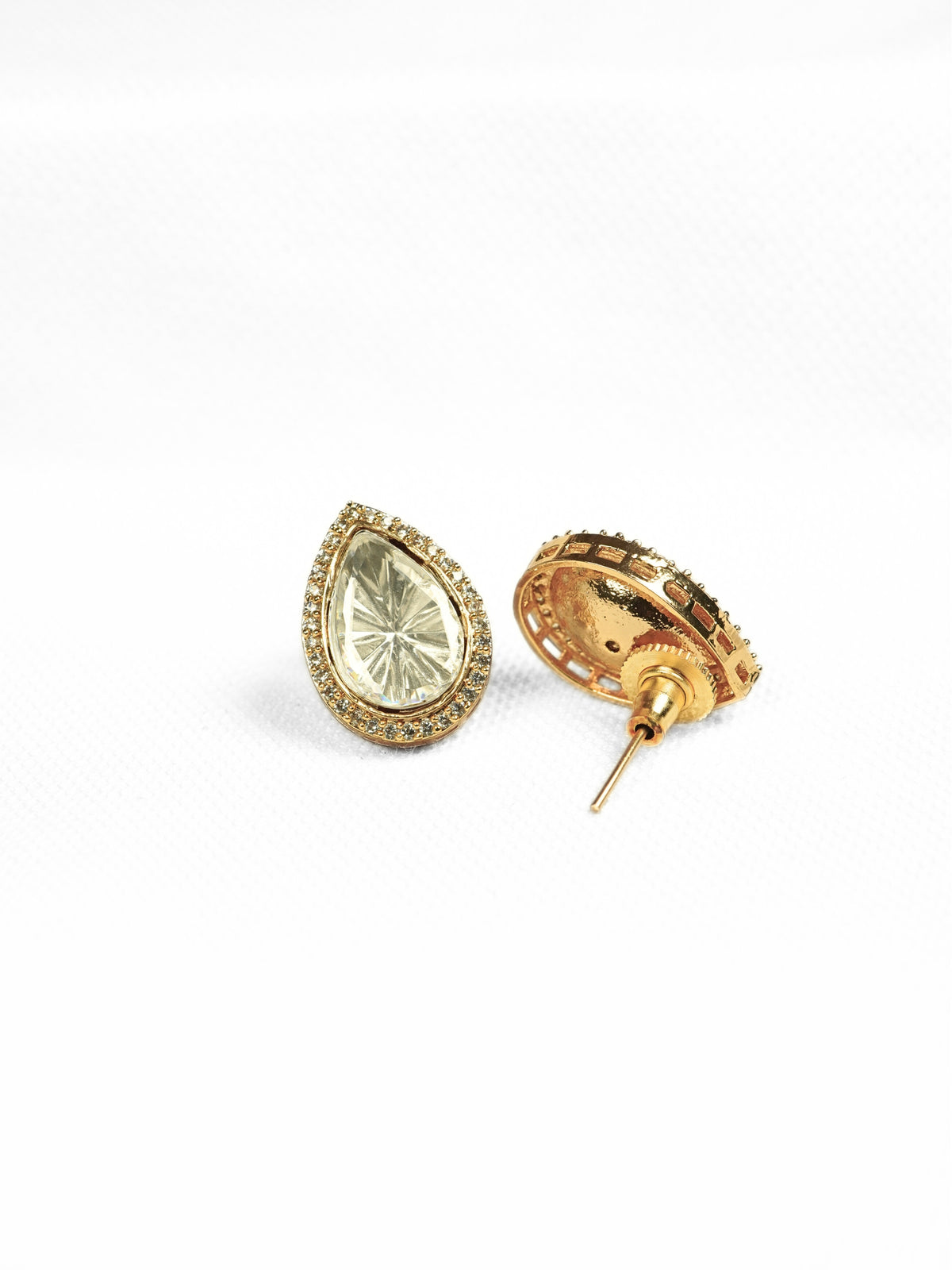 Gold-Plated Kundan Pear-Shaped Pendant Necklace Set