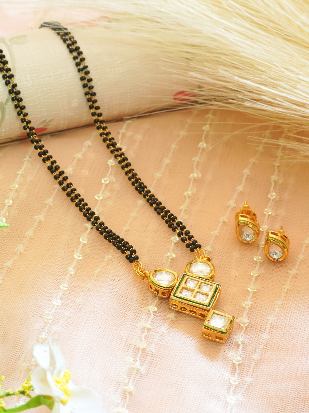 Kundan-Studded Gold-Plated Mangalsutra Set