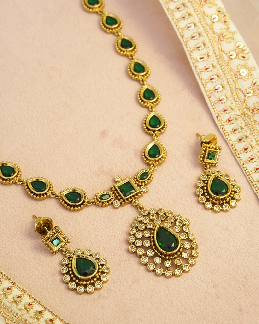Gold-Plated Emerald Antique Necklace Set