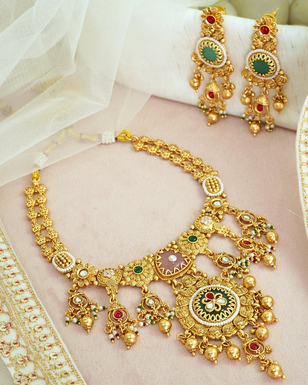 Beads-Studded Gold-Plated Round Rajwadi Necklace Set
