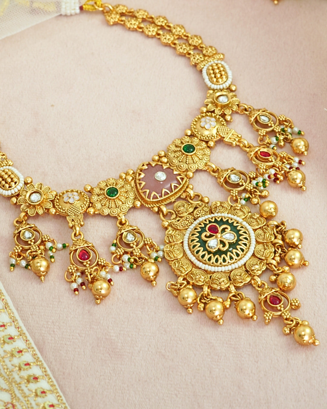 Beads-Studded Gold-Plated Round Rajwadi Necklace Set