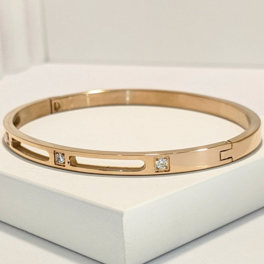 PRIMA DONNA Series Zirconia Studded Rose Gold Bracelet