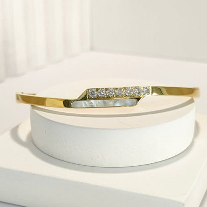 PRIMA DONA SERIES - Mother of Pearl with ADs in 18K Gold Plated Bracelet