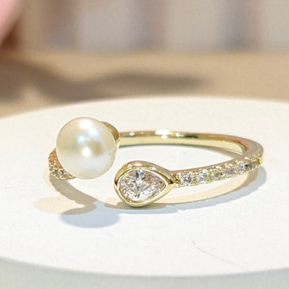 PRIMA DONNA SERIES -  Pearl with 5A Zirconia 18k Gold Plated Adjustable Finger Ring