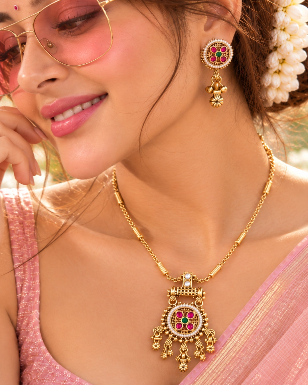 Bar Snake Chain Round Pendant Pearl & Beaded Necklace Set