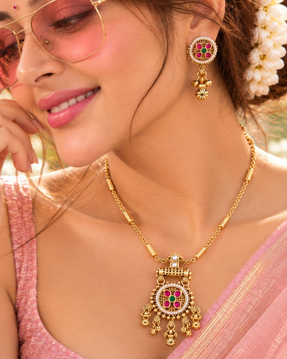 Bar Snake Chain Round Pendant Pearl & Beaded Necklace Set