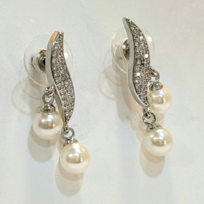 DIVA SERIES - Rhodium Plated Leaf Shaped Studded Zirconia with Pearl drops Earring