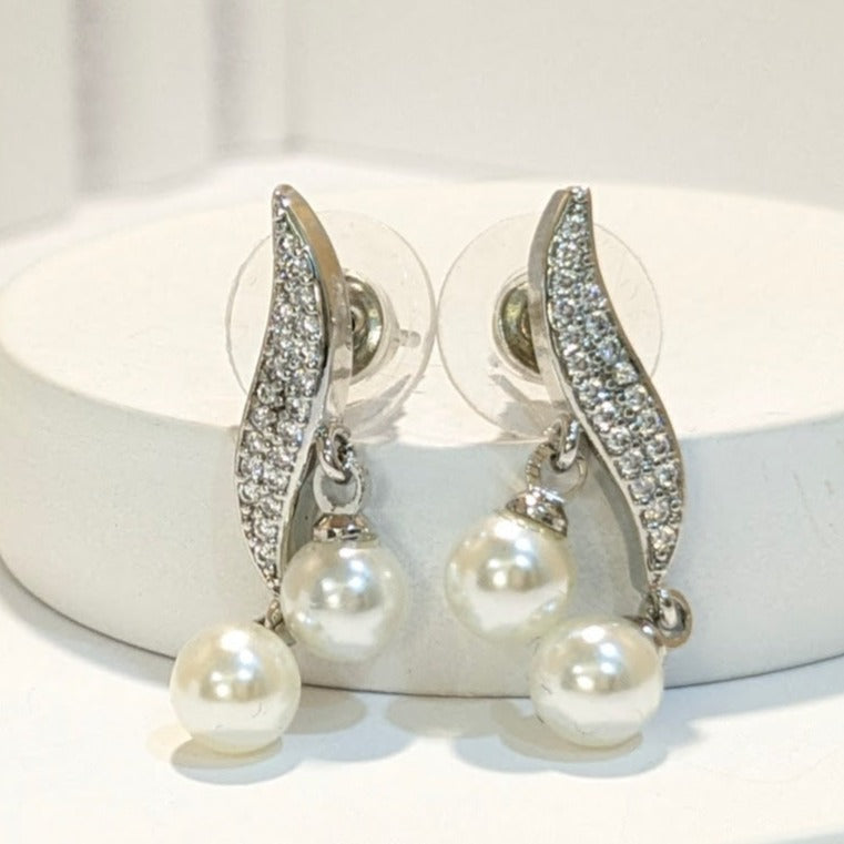 DIVA SERIES - Rhodium Plated Leaf Shaped Studded Zirconia with Pearl drops Earring