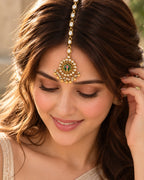 Brass Gold-Plated Emerald Stone & Beaded Round Maang Tikka