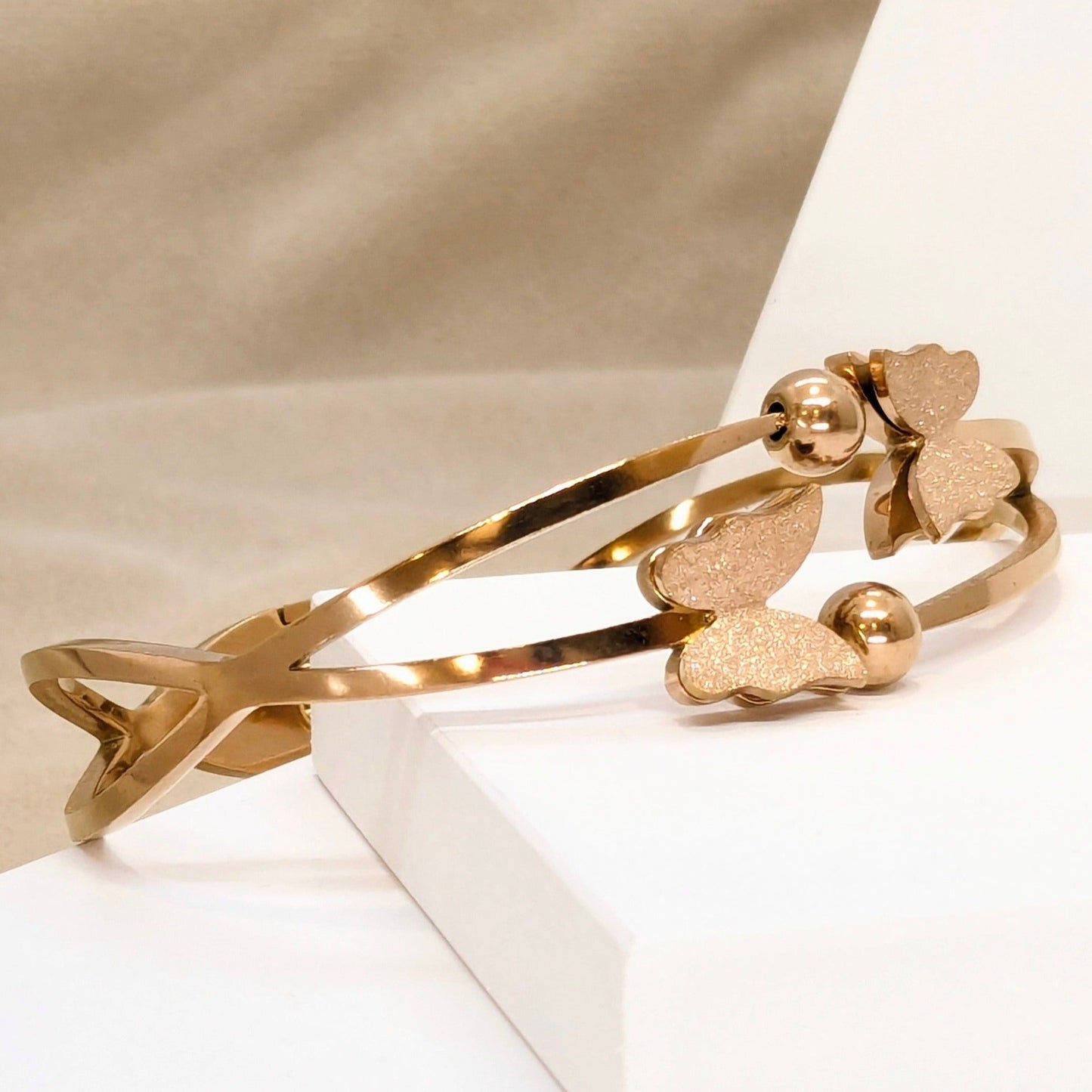 Double Line Wavy Crossed Butterfly Bracelet - Rose Gold