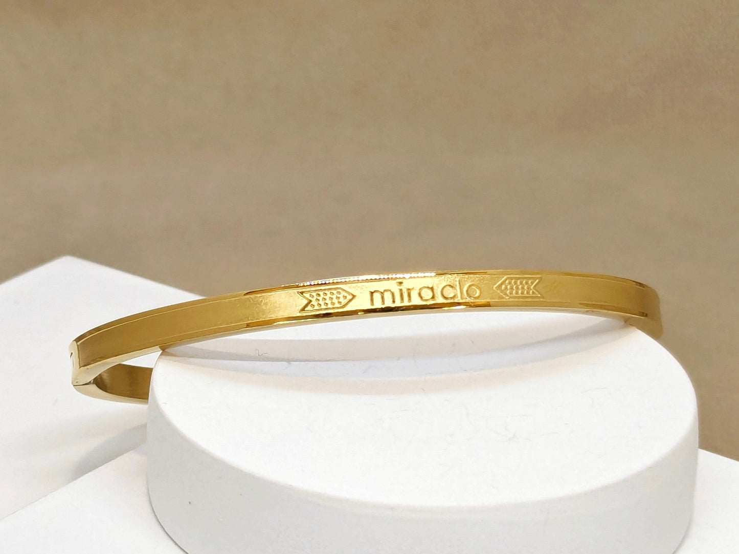 Minimalistic Sleek Fine Crafted Gold Finish Bracelet