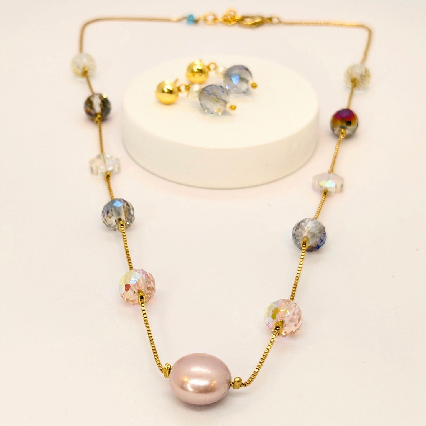 Minimalistic Crystal Necklace Set - Pink Pearl with Blue and Pink Crystals